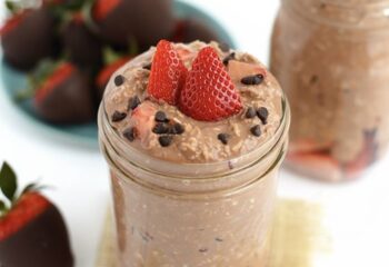 Chocolate Covered Strawberry Overnight Oats